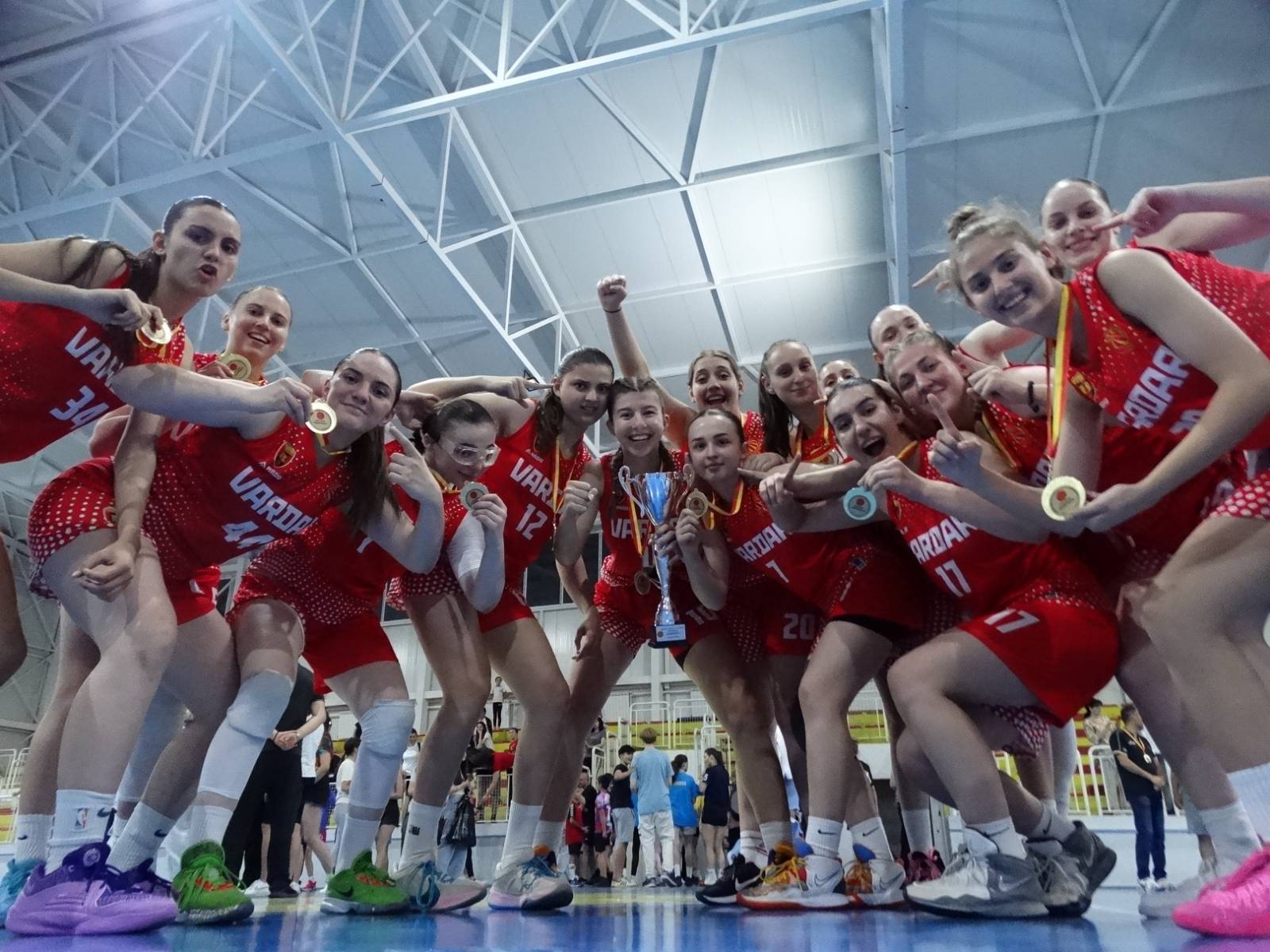 МЛАДИНСКИ ЛИГИ: Вардар е најдобрата екипа во женска јуниорска конкуренција!