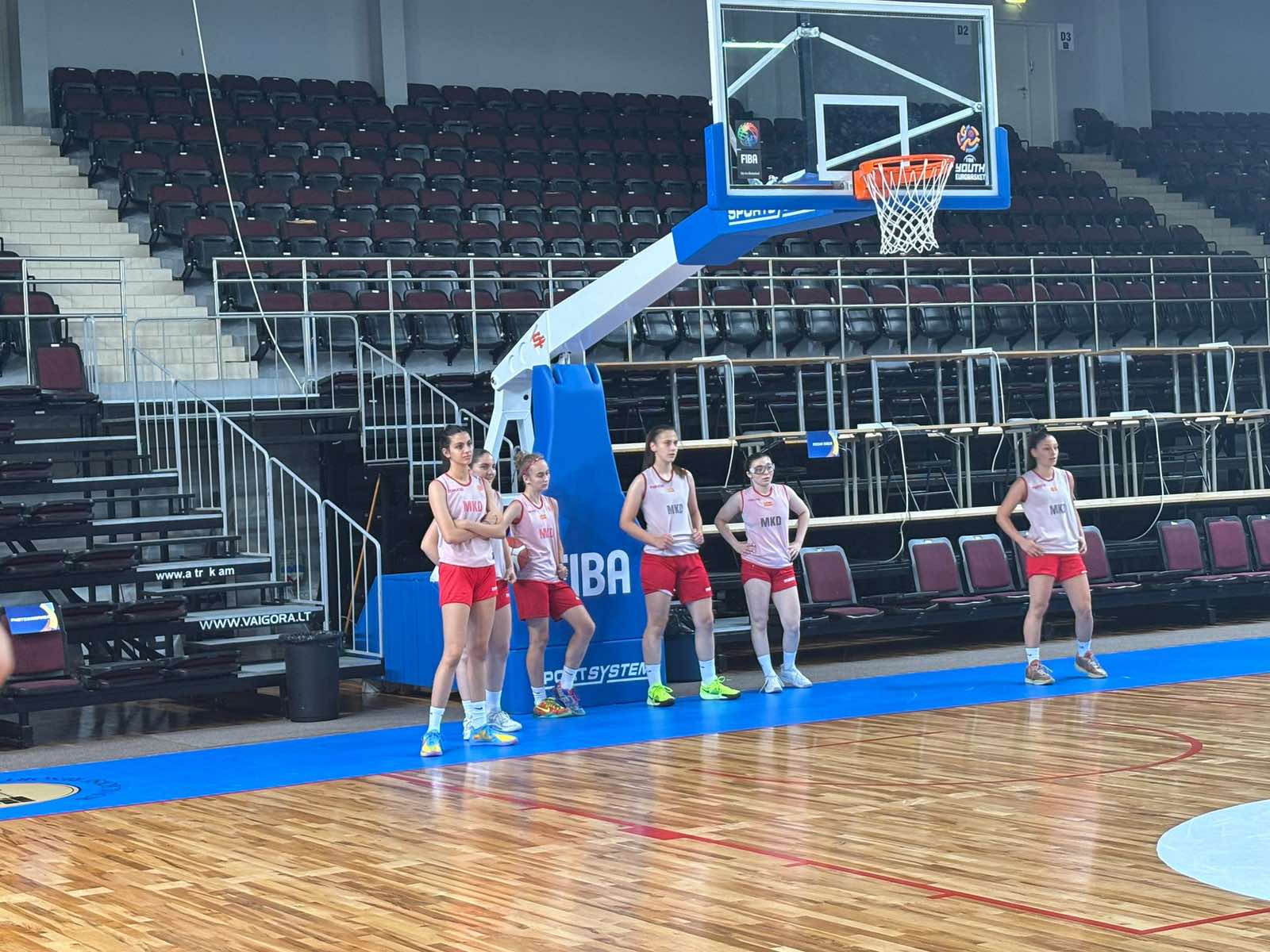 Јуниорките го одработија првиот тренинг во Алитус (ФОТО)