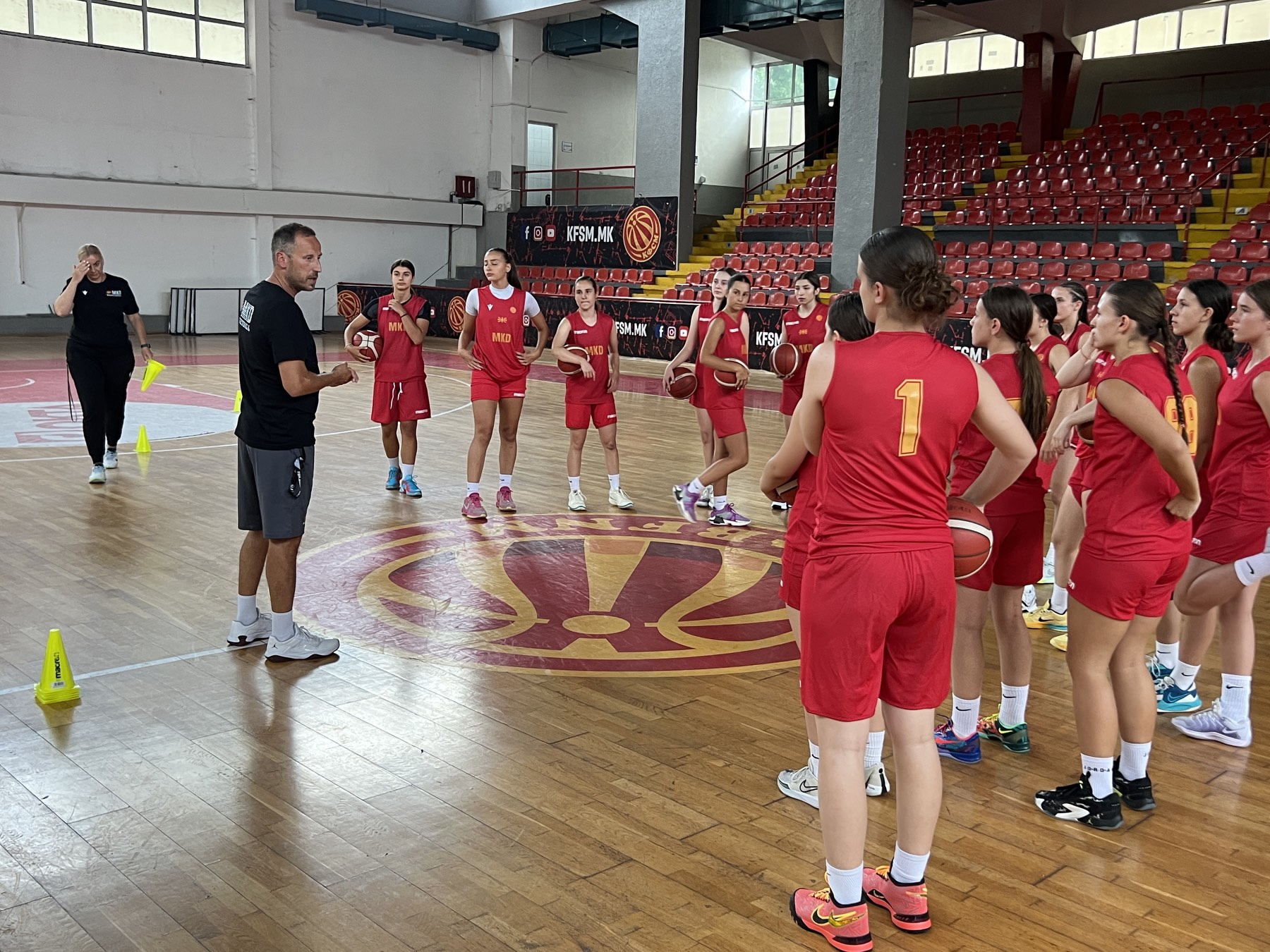 ЕП ДИВИЗИЈА „Б“ КОШАРКАРКИ „ПОД 16“ - ИСТАНБУЛ: Со избалансиран ростер и тимска игра, до што поголем број на победи